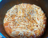 Foto del paso 3 de la receta: Fajitas de pollo en salsa de tomate fresadilla y pasta