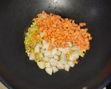 Foto langkah ke 2 dari resep Nasi Goreng Mentega.
