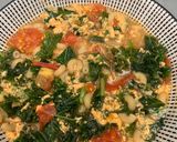 Foto langkah ke 4 dari resep Sup Kale Tomat Telur ala queen lula & ua 👸🏻.