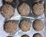عکس مرحله 3 از دستور کلوچه شکلاتی کنجدی 😋🥰 Chocolate sesame cookies