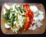 Foto del paso 1 de la receta: Salteado de verduras con huevos estrellados 🍳