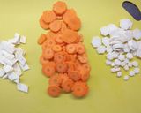 Tárkonyos csirkeraguleves (gluténmentes) recept fázis 2 fotója