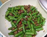 Foto langkah ke 3 dari resep Tumis Buncis Saus Bulgogi.
