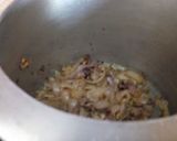 A picture of step 2 of Hara chana ki subji.