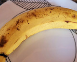 Foto del paso 2 de la receta: Ensalada dulce de fresas y plátano con chocolate 🍓🍓🍌