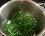 Foto langkah ke 2 dari resep Sayur Bayam Bening.