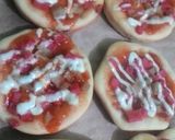 Foto langkah ke 10 dari resep Pizza mini.