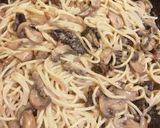 Foto del paso 3 de la receta: Pasta cremosa con portobello y hongo de pino