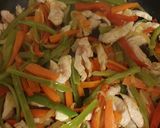 Foto del paso 3 de la receta Fideos vegetales con verduras y pollo
