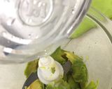 Hình bước làm 2 của món Sinh tố bơ ngày hè
