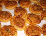 Foto del paso 4 de la receta: Rollitos de hojaldre con chorizo y queso gouda