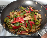 Foto del paso 2 de la receta: Pasta de lentejas con pimientos