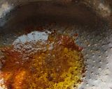 A picture of step 1 of Murmura namkeen.