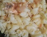 A picture of step 2 of Peri veggies mayo pasta.