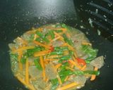 Foto langkah ke 4 dari resep Tumis Buncis Wortel Bakso.