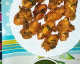 A picture of step 3 of Egg pakoda.