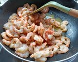 Foto langkah ke 2 dari resep Udang mentega ala devina hermawan.