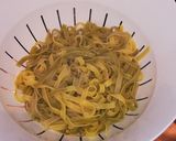 Tejszínes-kapros tőkehal színes tésztával recept fázis 3 fotója