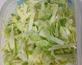 A picture of step 2 of Easy Microwave Tuna Mayo Cabbage Salad.
