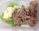 A picture of step 4 of Easy Microwave Tuna Mayo Cabbage Salad.