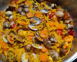 Foto del paso 2 de la receta: Fideos con almejas