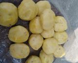 A picture of step 3 of Potato papad.