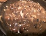 A picture of step 3 of Sig's Jägerschnitzel.