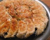A picture of step 10 of [Juicy Vegetable Gyoza].