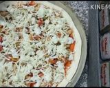 A picture of step 8 of Chicken fajitas pizza.