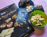 Foto langkah ke 1 dari resep Strudel Pisang Cokelat Keju/ Choco Banana (Oven Tangkring).