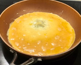 Foto del paso 2 de la receta: Cena saludable! Tortilla fit, jugosa de jamón York, puerro y atún
