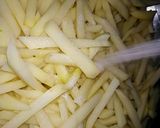 A picture of step 1 of Chips Pakoray.