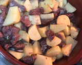 Foto del paso 4 de la receta: Guvech 🍴 - ternera con patatas y verduras en cazuela de barro - Receta típica de Bulgaria🇧🇬