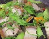 รูปขั้นตอนการทำที่ 2 ของ หมูกรอบ5ห่วง(เซเลอรี่ ชะอม มะกอกดำ พริกแดง พริกเหลือง)
