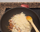 Foto del paso 3 de la receta: Arroz frito con pollo y bacon