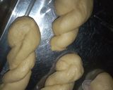 A picture of step 4 of Twisties.