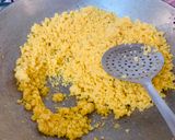 A picture of step 3 of Moong Daal Halwa.