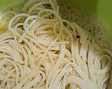 Foto langkah ke 4 dari resep Omelet Spaghetti.