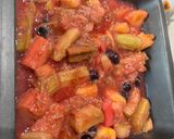 A picture of step 5 of Rhubarb, apple and berries oat crumble @kana’s birthday 🥳.