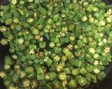 A picture of step 3 of Lemon Masala Crispy Bhindi.