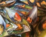 Foto del paso 2 de la receta Mejillones en salsa verde