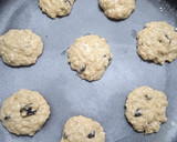 Foto del paso 1 de la receta: Galletitas de avena, limón y pasas de uva!