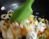 A picture of step 4 of Vegetable. Creamy & Spicy Noodles.