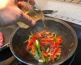 Foto del paso 5 de la receta: Filete de pobre en wok de verduras
