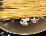 Foto del passaggio 1 della ricetta Spaghetti gialli