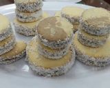 Foto del paso 8 de la receta: Alfajores comunes, marmolados, y masitas dulces con nueces!!!