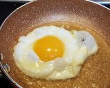 Foto del paso 4 de la receta Revuelto de espinacas, huevo frito y butifarra