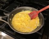 A picture of step 4 of Velvet Scambled Eggs.