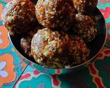 A picture of step 4 of Mix seeds no sugar laddu.