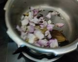 A picture of step 2 of Matar pulao.